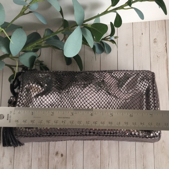 Michael Kors Limited Edition Cosmetic Bag NWOT Rare - Picture 12 of 16